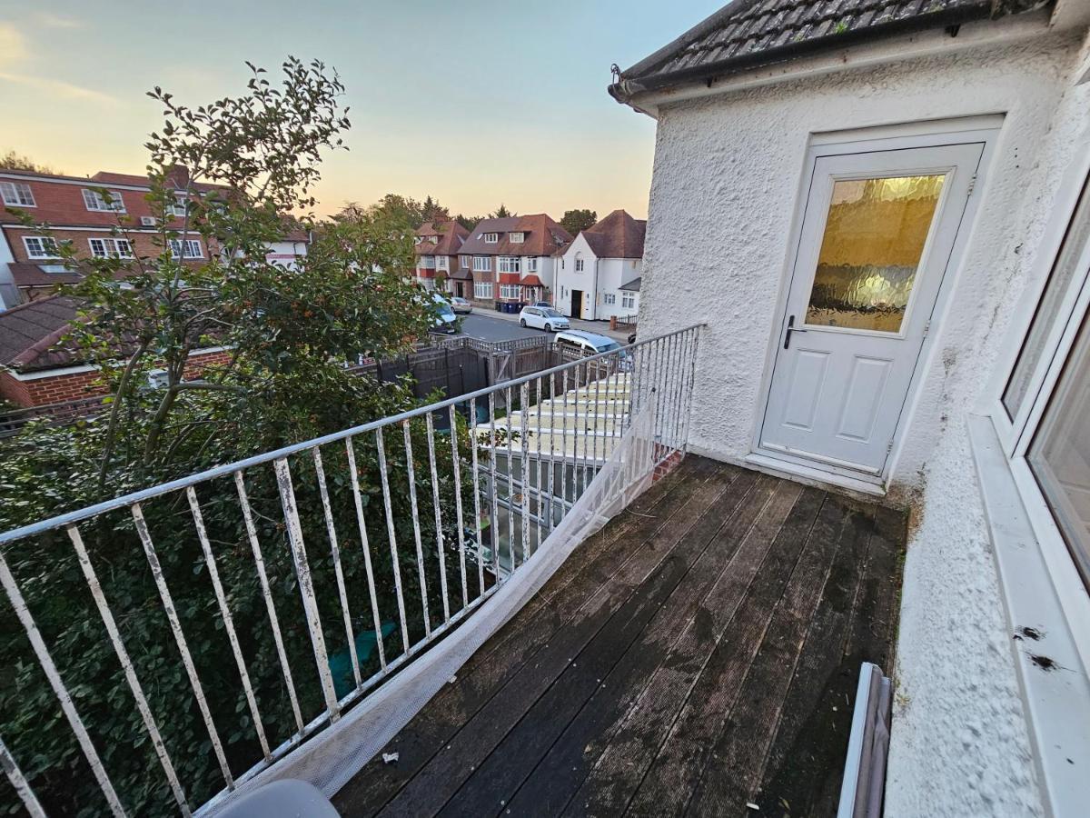 Large 4 Bedrooms Golders Green لندن المظهر الخارجي الصورة